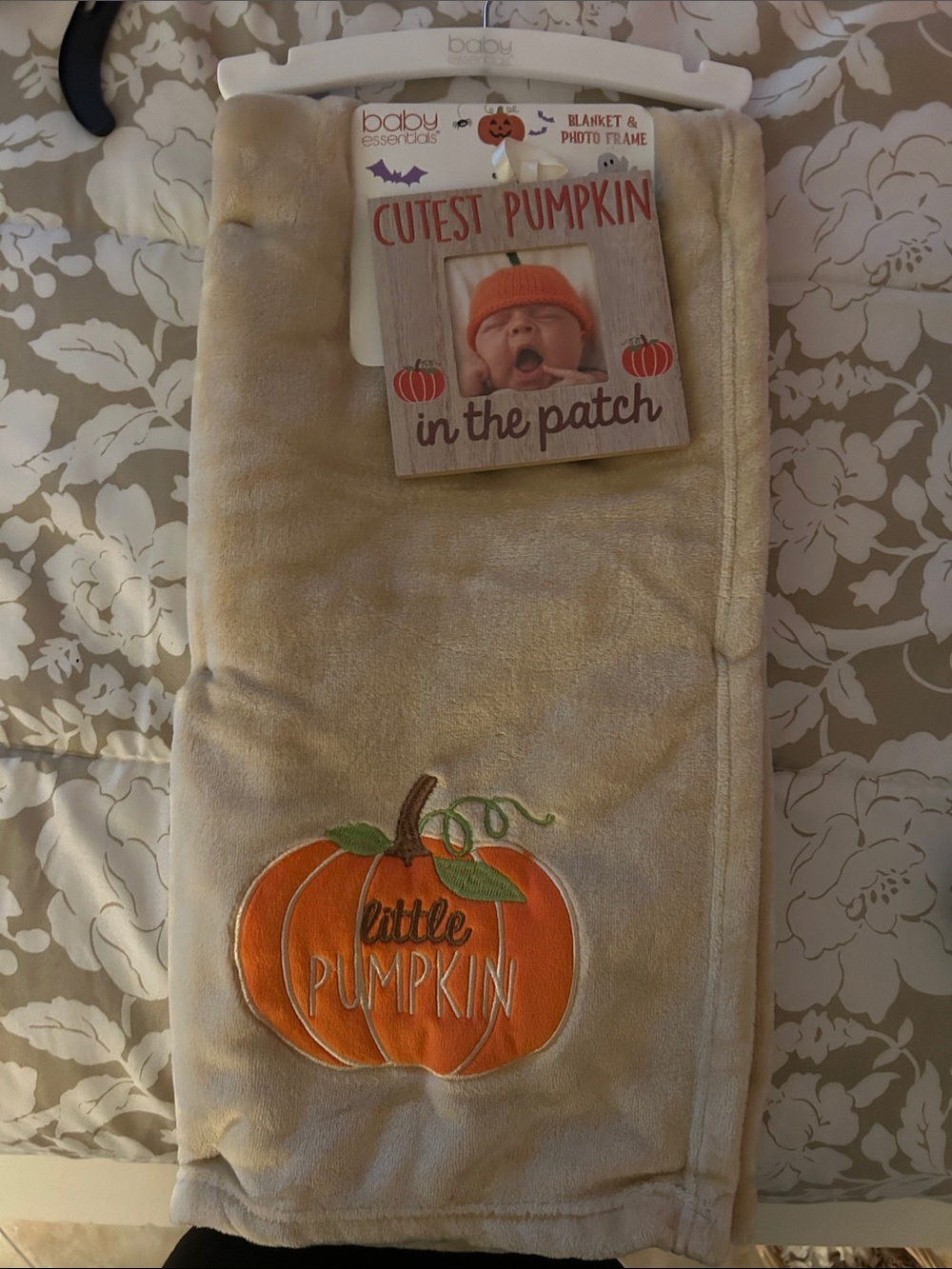 Baby Essentials Cream and Orange 'Little Pumpkin' Kids Bib Blanket Set
